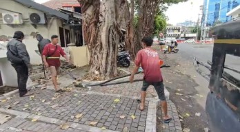 Tumpukan Kabel Curian di Saluran Kedungdoro Sebabkan Banjir, Pemkot Geram