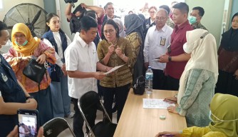 Wamenkes RI Sidak Puskesmas di Surabaya, Tekankan Deteksi Dini TB dan Kanker Serviks