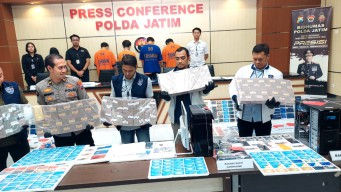 Polda Jatim Ungkap Jaringan Judi Online Internasional, Sita Rp4 Miliar