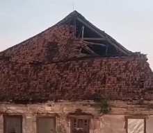 Atap Gedung Setan Jebol, 60 Warga Dievakuasi di Balai RW Sawahan