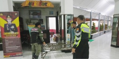 Satpol PP Tangkap Dua Pemuda Pencuri Kursi Besi Milik Pemkot Surabaya