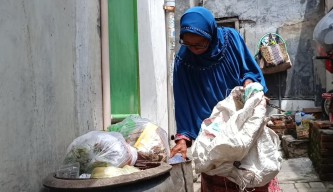 Kisah Misdiah, 30 Tahun Jadi Pemulung Demi Keluarga