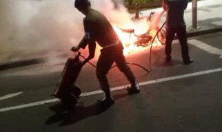 Motor Honda Supra Terbakar di Balai Kota Surabaya, Diduga Korsleting Listrik