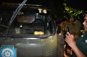 Selamatkan Korban Gangster, Mobil Satpol PP Malah Dilempar Batu 