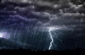 Waspada! Surabaya Berpotensi Cuaca Ekstrem hingga 10 Januari, Ini Kemungkinannya