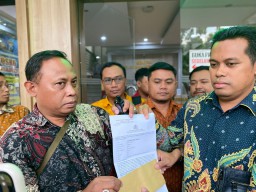 Butut Sebar Video Wanita di Bawah Meja Camat Asemrowo, Satu Orang Terancam Dibui