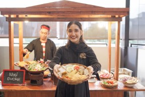 Tojuk a Bareng Cak Jamal: Buffet Ramadan ala Madura di LAMORA Kota Lama Surabaya