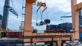 TPS Surabaya Dukung Ekspor Lokomotif INKA ke Australia, Bukti Kehandalan Produk Dalam Negeri