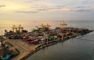 Industri Jateng Naik, Pelindo Terminal Petikemas Tambah Alat Bongkar Muat TPK Semarang