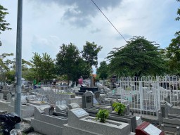 TPU Ngagel Rejo Darurat Lahan, Banyak Makam Tumpang Tindih