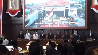 Khofifah Indah Parawansa Dilantik Kembali Sebagai Gubernur Jawa Timur