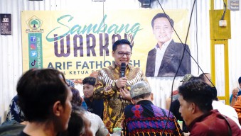 Sambang Warkop, Arif Fathoni Terima Keluhan Warga Soal Lapangan Bola Kampung