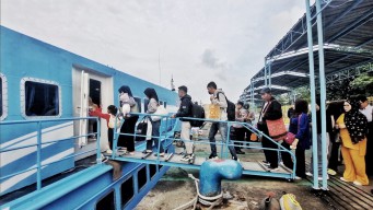 Puncak Arus Mudik, Pelabuhan Gresik Dipadati Penumpang ke Bawean