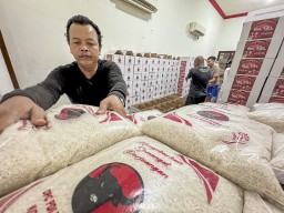 PDIP Surabaya Bagikan 8 Ribu Bingkisan Lebaran ke Jajaran Pengurus sampai Akar Rumput