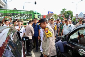 Kapolda Jatim Tinjau Pelabuhan ASDP Ketapang Banyuwangi, Pastikan Arus Lalu Lintas Lancar   
