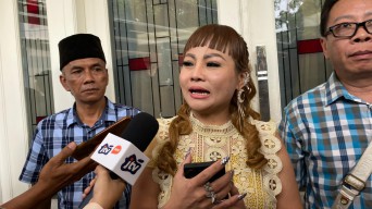 Pemilik Perusahan yang Tahan Ijazah Karyawan Minta Maaf ke Wawali Armuji, Siap Cabut Laporan Polisi