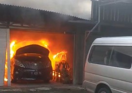 Kebakaran Garasi di Surabaya, 7 Mobil Ludes