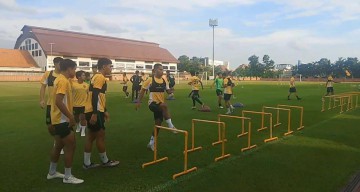 Suporter dan Kartu Kuning, Persebaya Surabaya Kena Denda Rp75 Juta