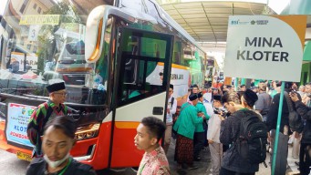 Embarkasi Haji Surabaya Siap Berangkatkan Kloter Pertama ke Tanah Suci   