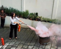 The Alana Surabaya Tingkatkan Kesiapsiagaan Karyawan Lewat Fire Drill Training