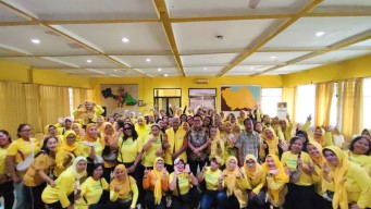 Arif Fathoni Ajak Ibu-Ibu Jadi Motor Gaya Hidup Sehat di Surabaya   