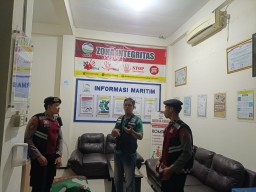 Antisipasi Banjir Rob, Polres Tanjungperak dan BMKG Awasi Pesisir Surabaya