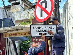 Atasi Kemacetan, Dishub Surabaya Tertibkan Parkir di RS Adi Husada