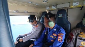 Polda Jatim Terjunkan 6 Kapal dan 1 Helikopter Cari Korban KM Tunu