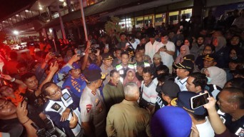 Menhub Tinjau Langsung, 6 Kapal dan 1 Helikopter Dikerahkan Cari Korban KM Tunu Pratama Jaya