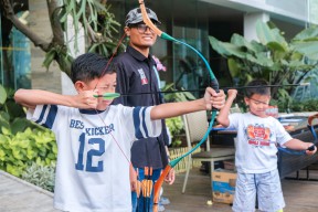 Momen Manis Liburan Sekolah di Vasa Hotel Surabaya, dari Spa Pink hingga Panahan Seru