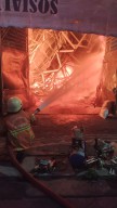Gudang Mebel di Menur Terbakar, Api Menjalar ke Rumah Kos