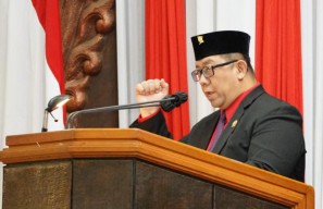 Fraksi PDIP Nilai RPJMD Jatim Minim Solusi dan Target PAD Tidak Realistis
