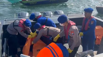 Terbalik Dihantam Ombak, Dua Pemancing Tewas, Satu Hilang