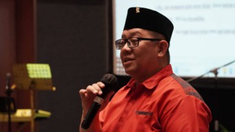 Kader Nyaris Bakar Diri, Begini Respon Plt Ketua PDIP Surabaya