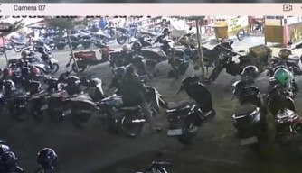 Motor Raib Saat Nobar Timnas, Pelaku Pakai Jaket Ojol Beraksi di Tenggilis