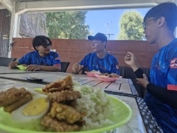 Bermodal Nasi Bungkus, SUP Jatim Kuasai Medali FORNAS VIII