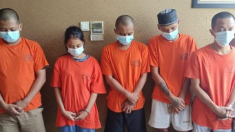 Lima Pelaku Jaringan Narkoba Gresik Dibekuk, Polres Gresik Sita Sabu dan Pil Koplo