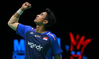 Debutan Alwi Farhan Ancam Unggulan Denmark di Kejuaraan Dunia Bulu Tangkis 2025