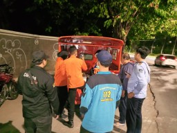 Bayi Laki-Laki Ditemukan di Pinggir Jalan ITS Surabaya, Polisi Lakukan Penyelidikan