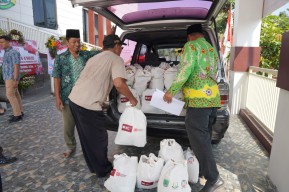 Peringati Hari Lahir Kejaksaan, SIER dan Kejari Pasuruan Salurkan 1.000 Paket Sembako