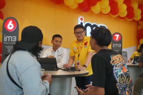 Cerita Pelanggan Setia Indosat Dapat Kejutan di Harpelnas 2025