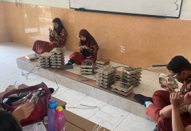 Siswa SMAN 15 Surabaya Keluhkan Makanan Bergizi Gratis Basi