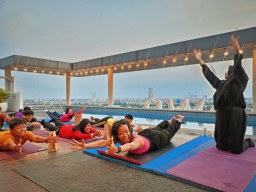 Pertama di Surabaya, 20 Penyandang Tuli Ikuti Yoga Inklusif