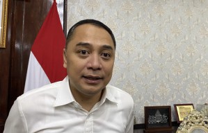 Cerita Wali Kota Eri Terkena Gas Air Mata hingga Selamatkan Bocah Menangis saat Demo