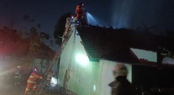 Rumah Dinas di Kompleks Kodam V Brawijaya Terbakar, 13 Unit Damkar Dikerahkan