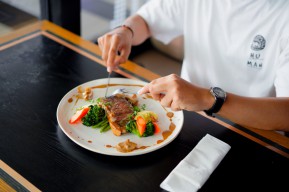 ARTOTEL TS Suites Surabaya Sajikan Cita Rasa Prancis di Pekan Gastronomi 2025