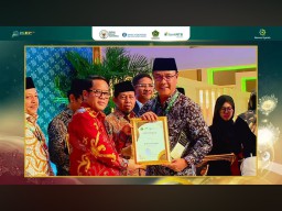 Gerakan Wakaf ASNSurabaya Capai Rp1,5 Miliar, Wali Kota Eri Terima Penghargaan