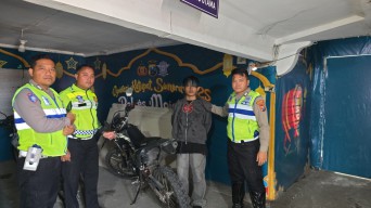 Turjawali Polres Mojokerto Ringkus Penipu Modus Coba Motor di COD