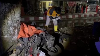 Pikap Tabrak Motor di Mojokerto, Pemotor Tewas Tergencet Pohon