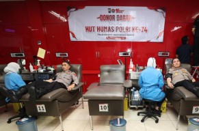 Donor Darah Warnai Peringatan 74 Tahun Humas Polri di Surabaya